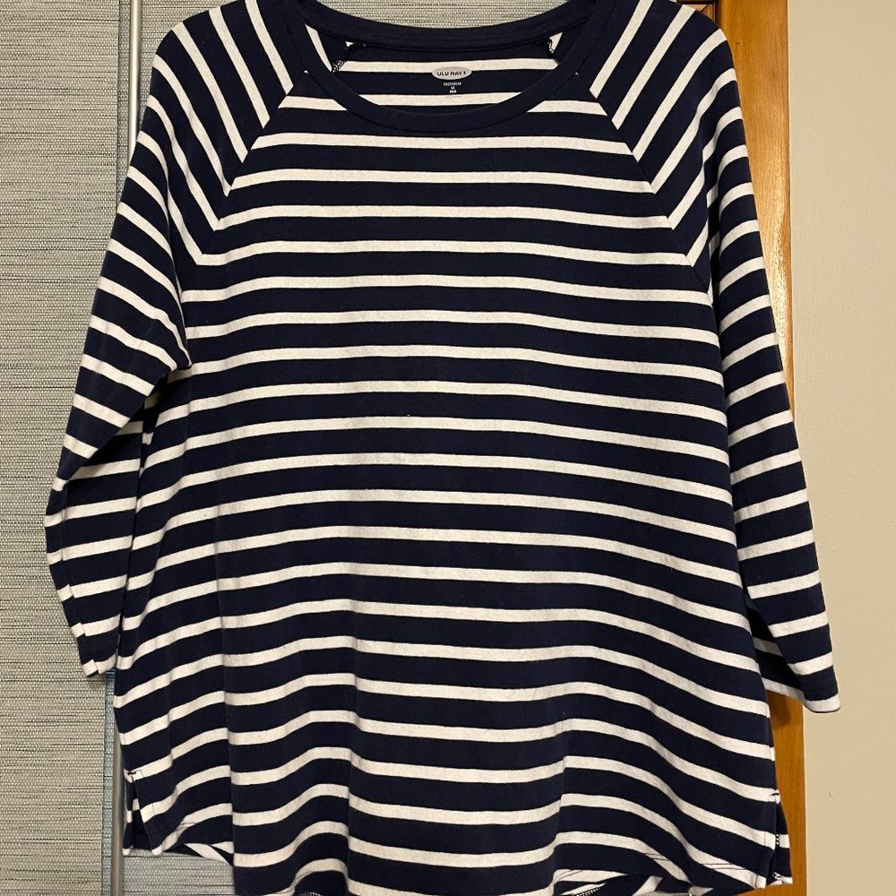 Old Navy 100% Cotton Knit Striped Shirt  with Shirttail hem in Like New Cond 1X